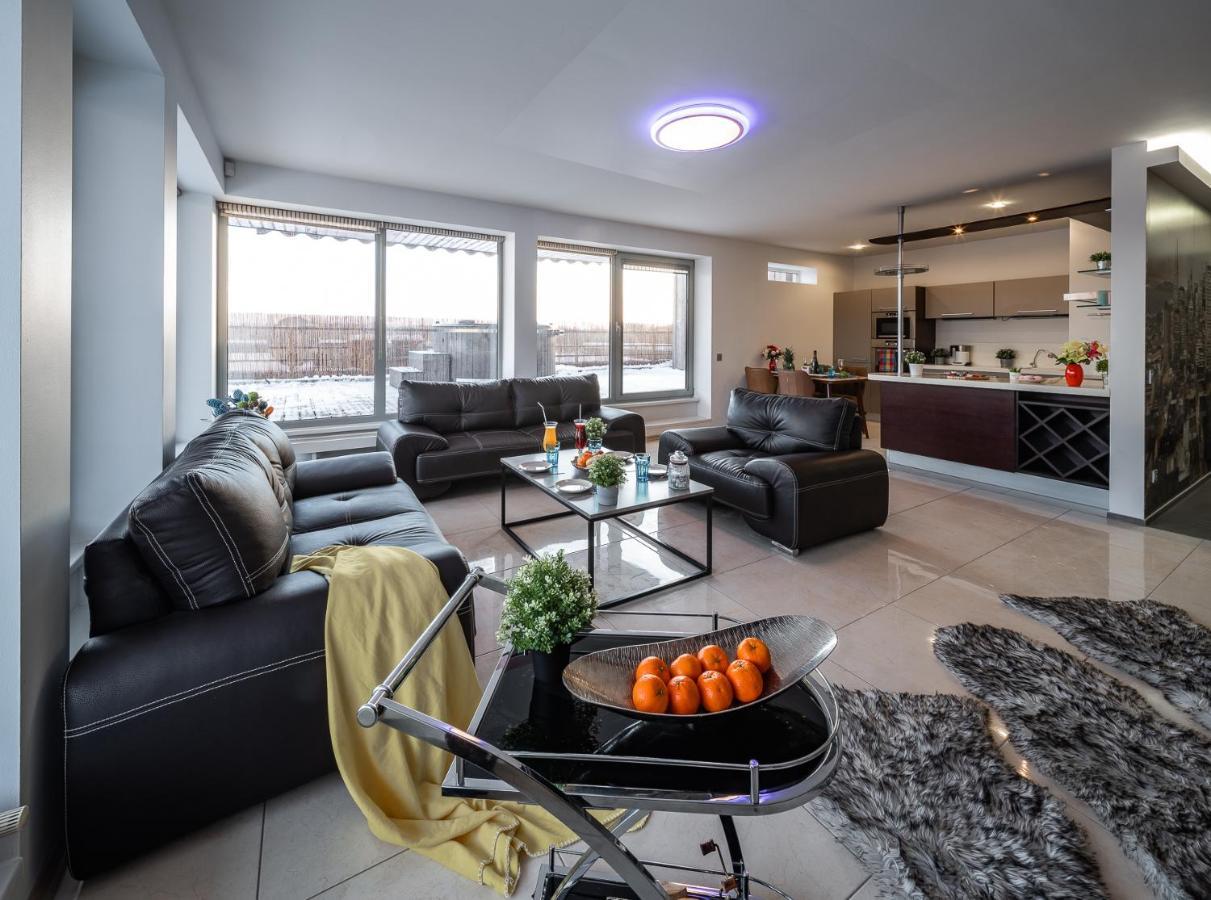 Skyhouse Riga Lux Penthouse & Spa Luaran gambar
