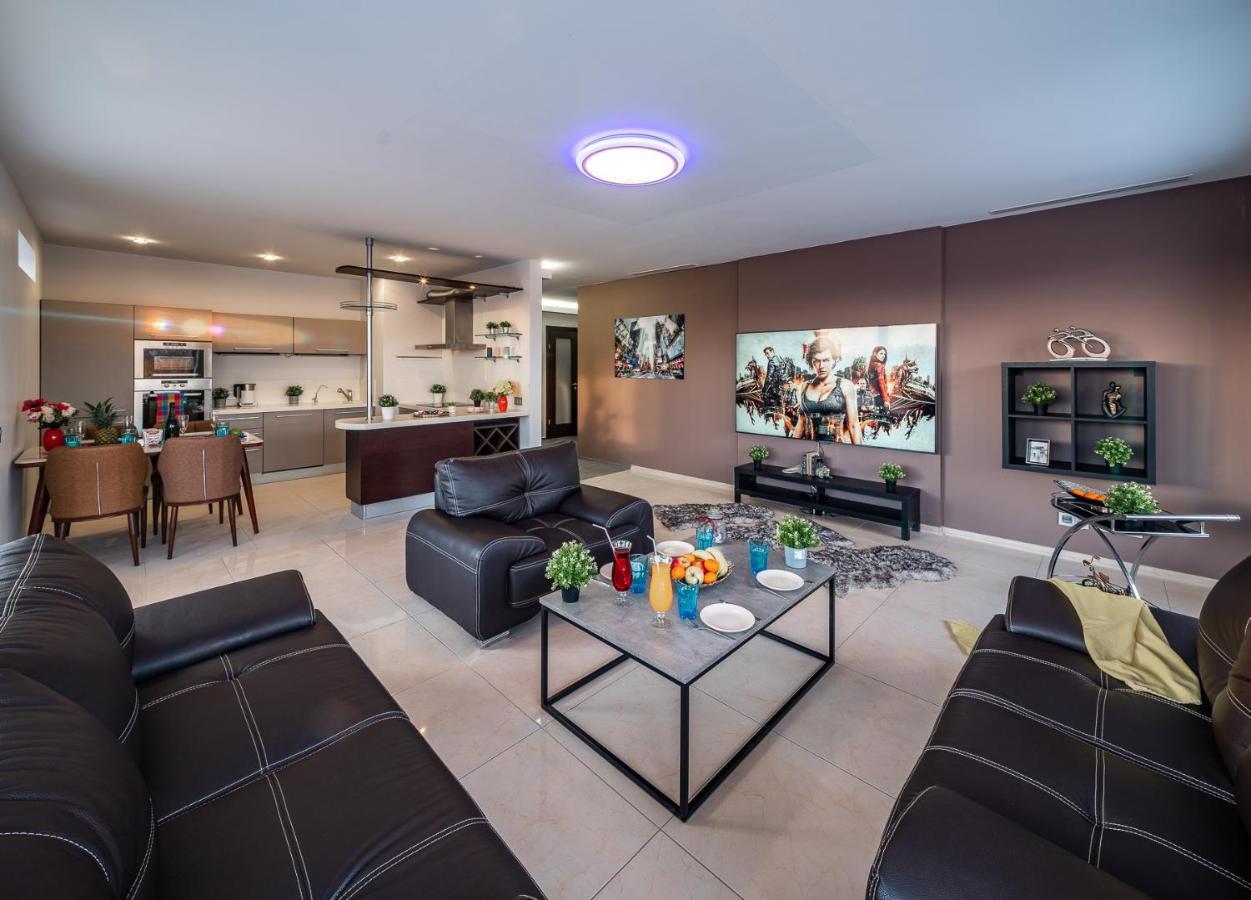 Skyhouse Riga Lux Penthouse & Spa Luaran gambar